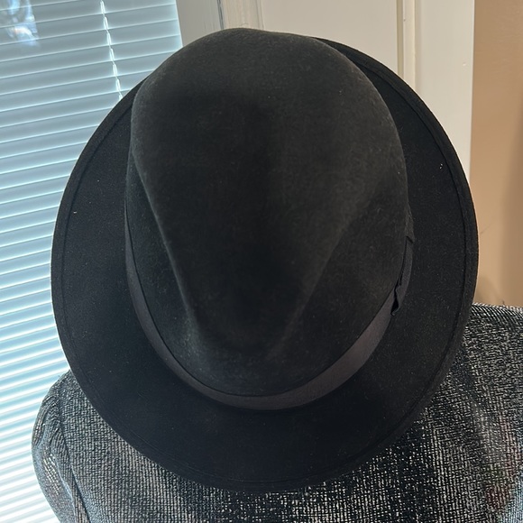 Beautiful Black Royal Felt Hat - Picture 8 of 11